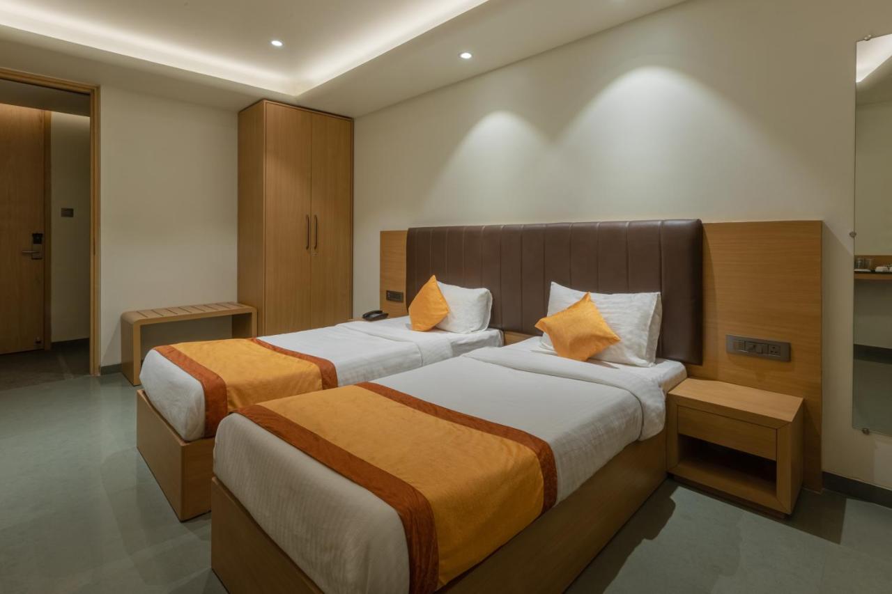 Indus Suites Nagpur Buitenkant foto