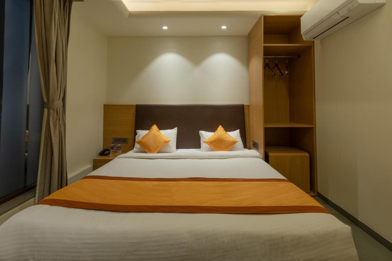 Indus Suites Nagpur Buitenkant foto